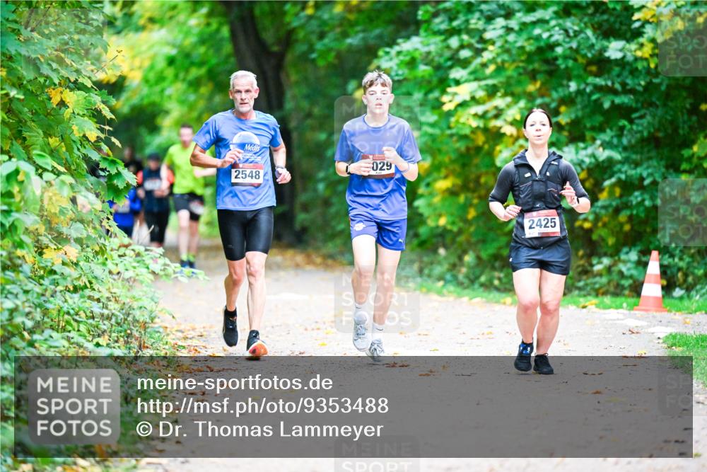 12.10.2025 - Bramfelder Halbmarathon 2025 Dr. Thomas Lammeyer http://msf.ph/oto/9353488 12.10.2025 10:47:07 Laufen 2548, 029, 2425 meine-sportfotos.de