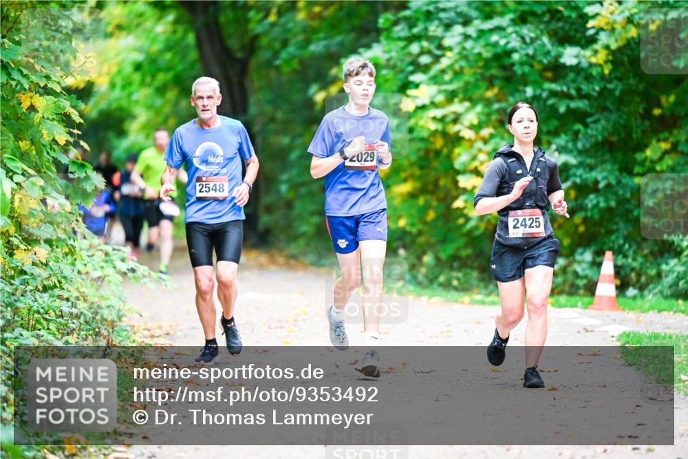 12.10.2025 - Bramfelder Halbmarathon 2025 Dr. Thomas Lammeyer http://msf.ph/oto/9353492 12.10.2025 10:47:08 Laufen 029, 2548, 2425, 827 meine-sportfotos.de
