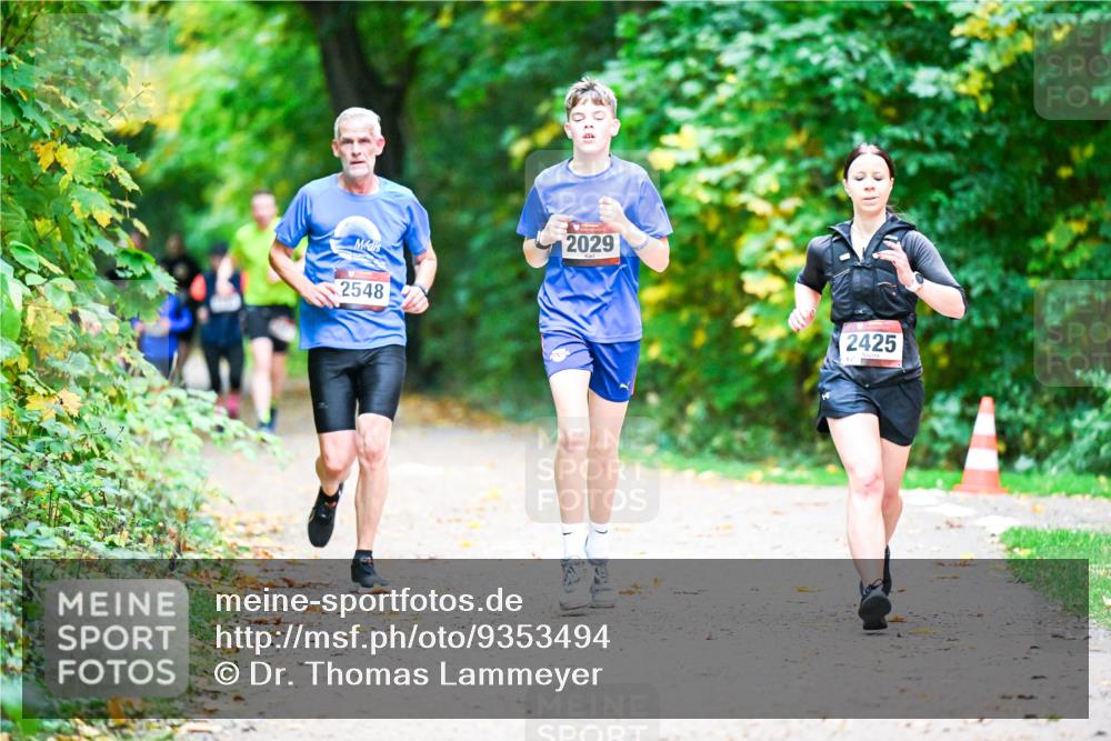 12.10.2025 - Bramfelder Halbmarathon 2025 Dr. Thomas Lammeyer http://msf.ph/oto/9353494 12.10.2025 10:47:08 Laufen 2548, 2029, 2425 meine-sportfotos.de