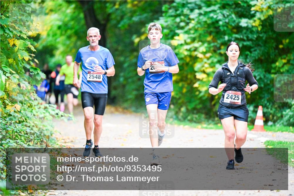 12.10.2025 - Bramfelder Halbmarathon 2025 Dr. Thomas Lammeyer http://msf.ph/oto/9353495 12.10.2025 10:47:08 Laufen 2548, 2, 2425 meine-sportfotos.de