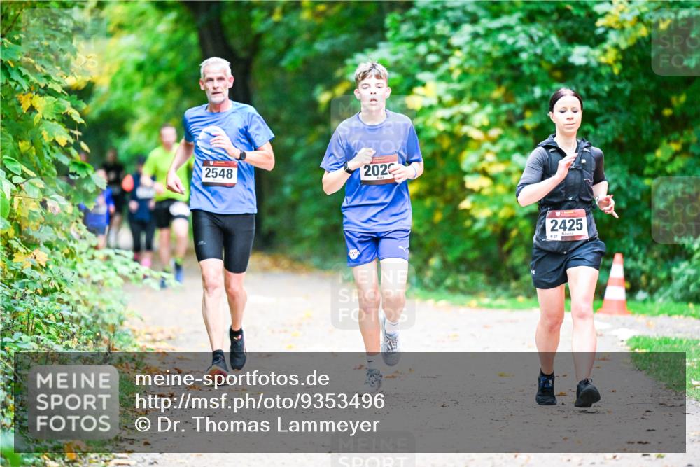 12.10.2025 - Bramfelder Halbmarathon 2025 Dr. Thomas Lammeyer http://msf.ph/oto/9353496 12.10.2025 10:47:08 Laufen 2548, 202, 2425, 827 meine-sportfotos.de