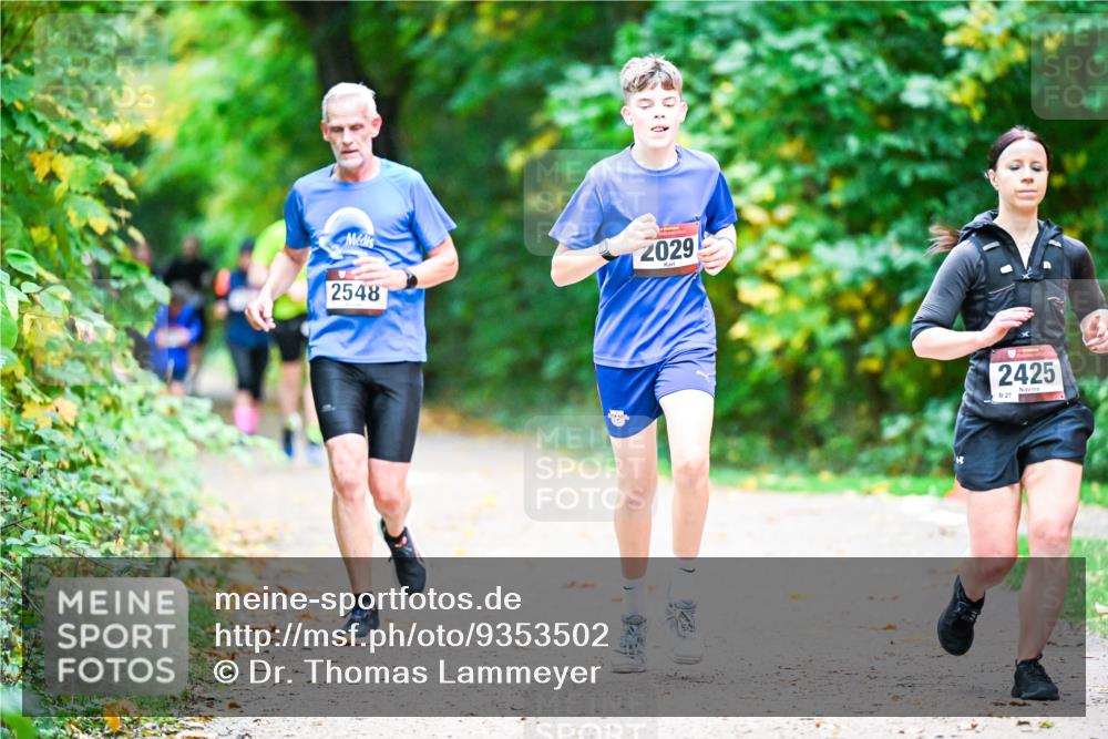12.10.2025 - Bramfelder Halbmarathon 2025 Dr. Thomas Lammeyer http://msf.ph/oto/9353502 12.10.2025 10:47:09 Laufen 2029, 2548, 2425, 27 meine-sportfotos.de