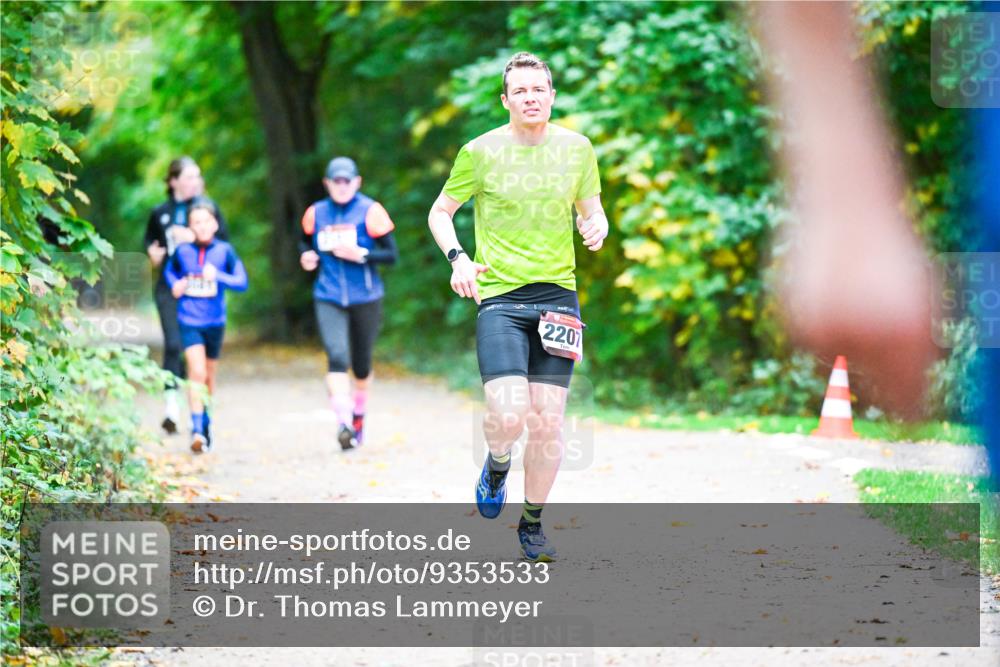 12.10.2025 - Bramfelder Halbmarathon 2025 Dr. Thomas Lammeyer http://msf.ph/oto/9353533 12.10.2025 10:47:14 Laufen 2207 meine-sportfotos.de