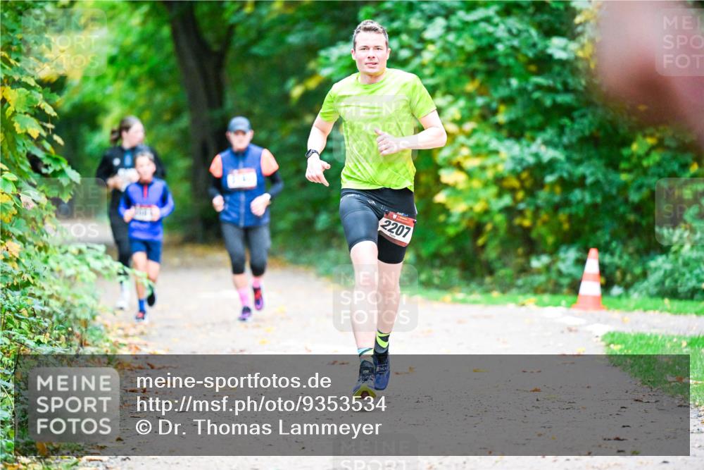 12.10.2025 - Bramfelder Halbmarathon 2025 Dr. Thomas Lammeyer http://msf.ph/oto/9353534 12.10.2025 10:47:14 Laufen 2207 meine-sportfotos.de