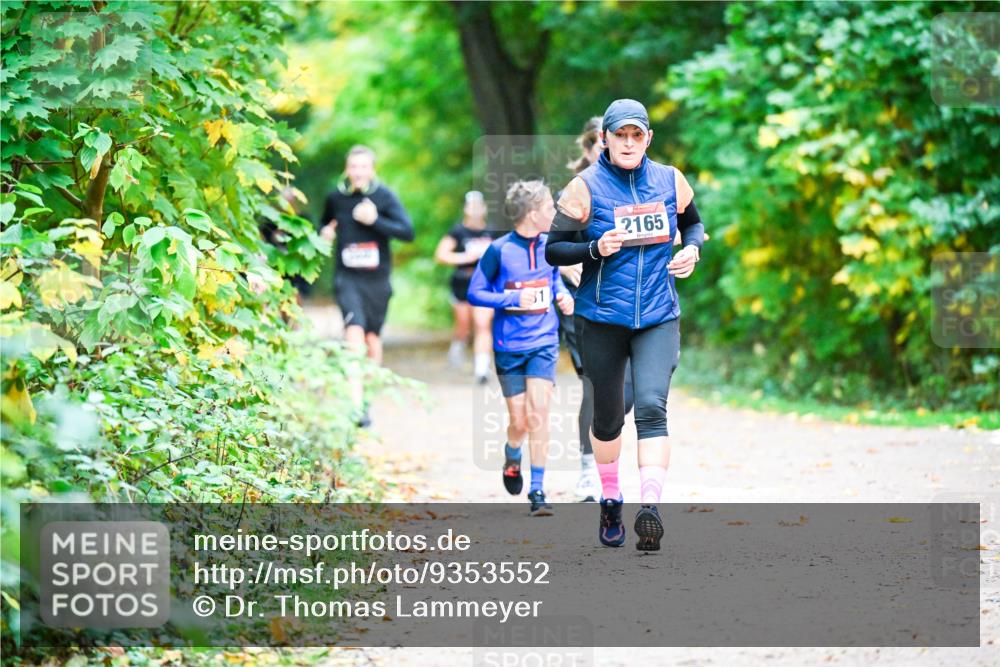 12.10.2025 - Bramfelder Halbmarathon 2025 Dr. Thomas Lammeyer http://msf.ph/oto/9353552 12.10.2025 10:47:18 Laufen 2165 meine-sportfotos.de