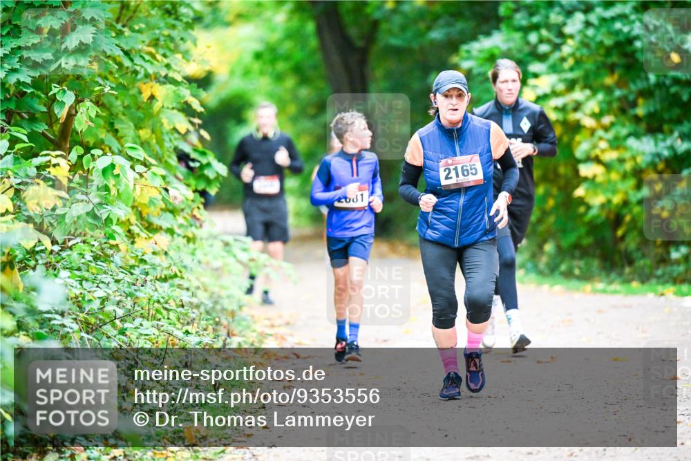 12.10.2025 - Bramfelder Halbmarathon 2025 Dr. Thomas Lammeyer http://msf.ph/oto/9353556 12.10.2025 10:47:18 Laufen 601, 2165 meine-sportfotos.de