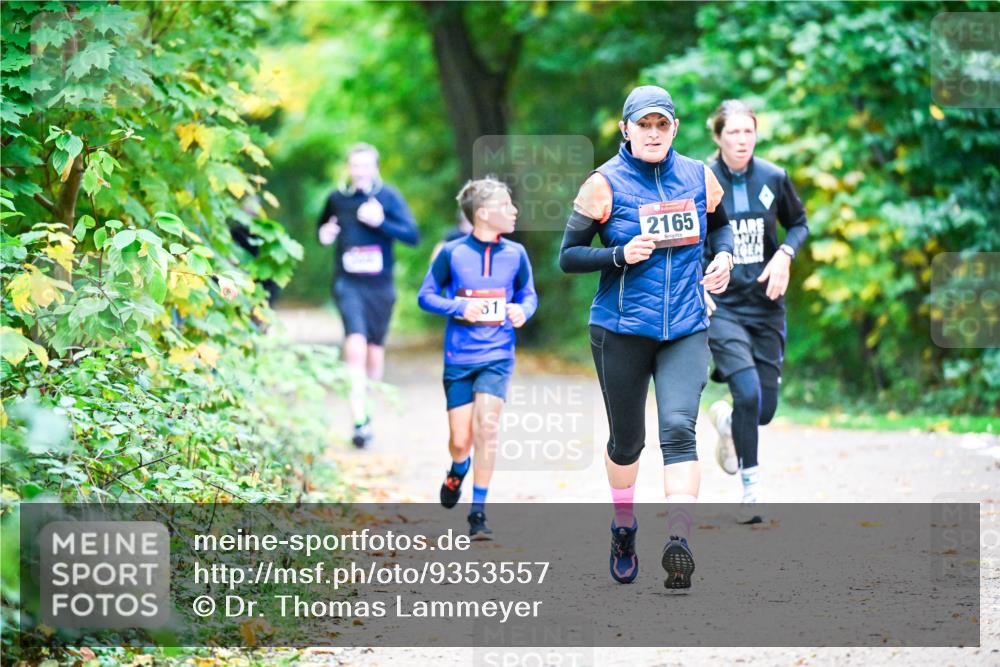 12.10.2025 - Bramfelder Halbmarathon 2025 Dr. Thomas Lammeyer http://msf.ph/oto/9353557 12.10.2025 10:47:18 Laufen 81, 2165 meine-sportfotos.de