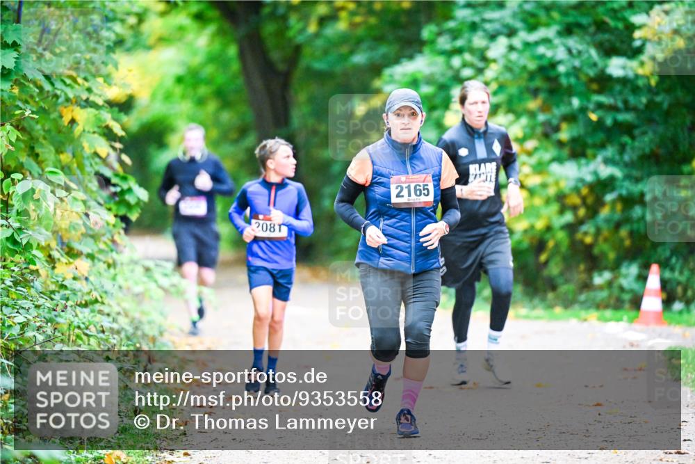 12.10.2025 - Bramfelder Halbmarathon 2025 Dr. Thomas Lammeyer http://msf.ph/oto/9353558 12.10.2025 10:47:19 Laufen 2081, 2165 meine-sportfotos.de