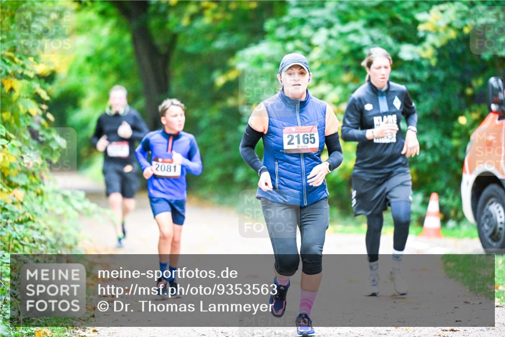 12.10.2025 - Bramfelder Halbmarathon 2025 Dr. Thomas Lammeyer http://msf.ph/oto/9353563 12.10.2025 10:47:19 Laufen 2081, 2165 meine-sportfotos.de
