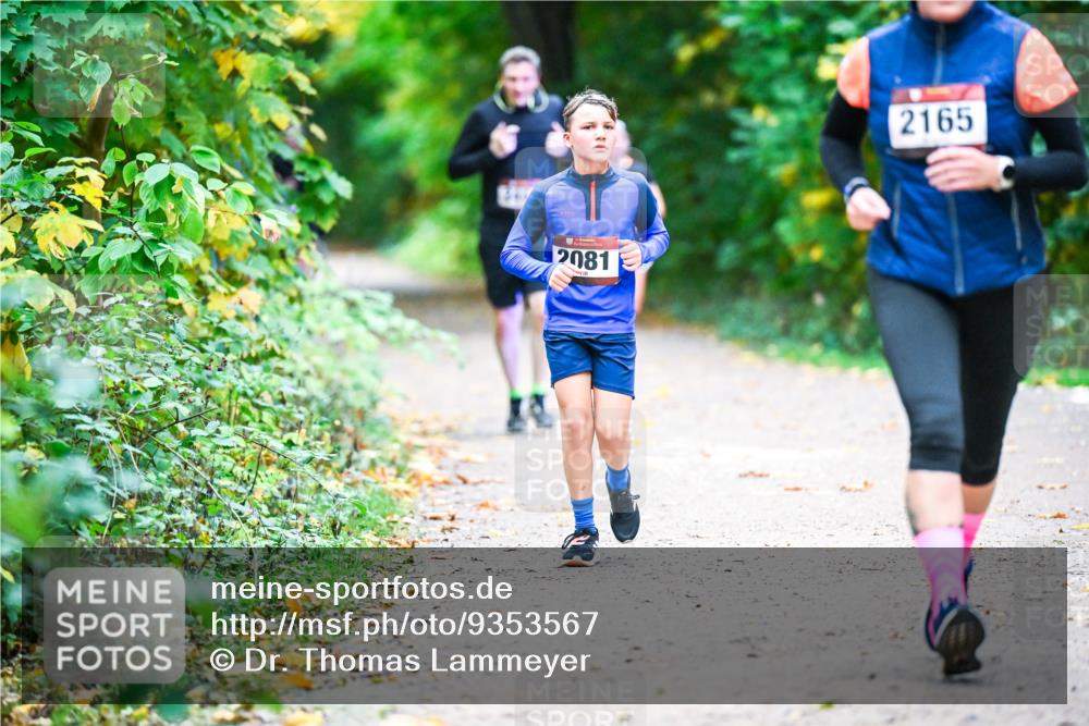 12.10.2025 - Bramfelder Halbmarathon 2025 Dr. Thomas Lammeyer http://msf.ph/oto/9353567 12.10.2025 10:47:20 Laufen 2081, 2165 meine-sportfotos.de