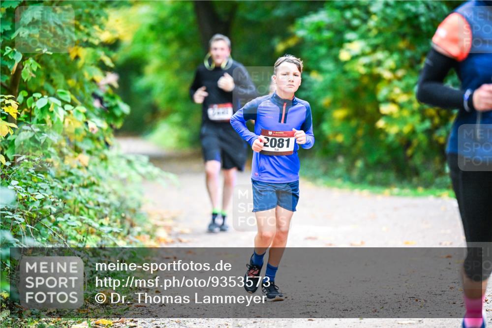 12.10.2025 - Bramfelder Halbmarathon 2025 Dr. Thomas Lammeyer http://msf.ph/oto/9353573 12.10.2025 10:47:21 Laufen 2081 meine-sportfotos.de