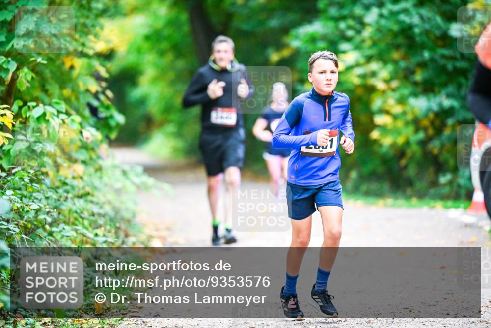 12.10.2025 - Bramfelder Halbmarathon 2025 Dr. Thomas Lammeyer http://msf.ph/oto/9353576 12.10.2025 10:47:22 Laufen 2831 meine-sportfotos.de
