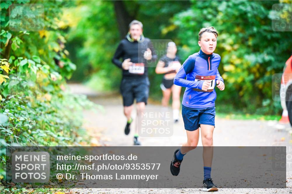 12.10.2025 - Bramfelder Halbmarathon 2025 Dr. Thomas Lammeyer http://msf.ph/oto/9353577 12.10.2025 10:47:22 Laufen 19 meine-sportfotos.de