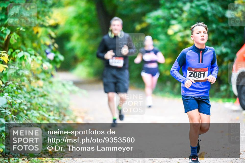 12.10.2025 - Bramfelder Halbmarathon 2025 Dr. Thomas Lammeyer http://msf.ph/oto/9353580 12.10.2025 10:47:22 Laufen 34, 2081 meine-sportfotos.de