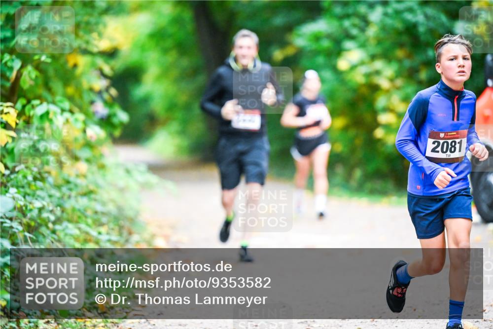 12.10.2025 - Bramfelder Halbmarathon 2025 Dr. Thomas Lammeyer http://msf.ph/oto/9353582 12.10.2025 10:47:22 Laufen 2081 meine-sportfotos.de