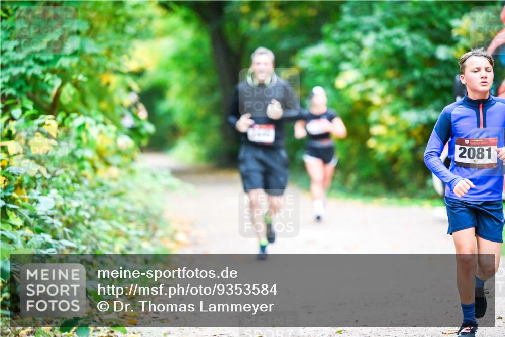 12.10.2025 - Bramfelder Halbmarathon 2025 Dr. Thomas Lammeyer http://msf.ph/oto/9353584 12.10.2025 10:47:23 Laufen 2081 meine-sportfotos.de