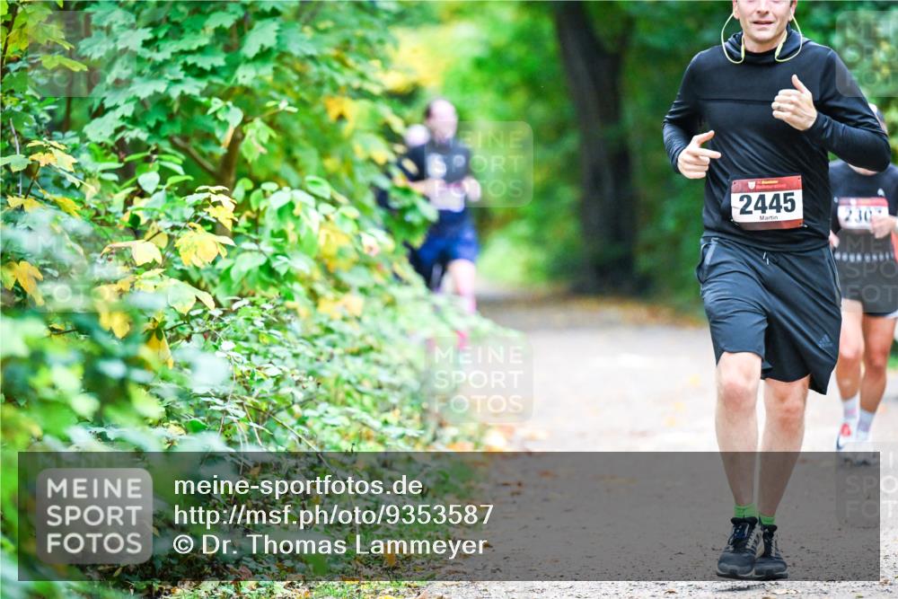 12.10.2025 - Bramfelder Halbmarathon 2025 Dr. Thomas Lammeyer http://msf.ph/oto/9353587 12.10.2025 10:47:25 Laufen 2445, 230 meine-sportfotos.de