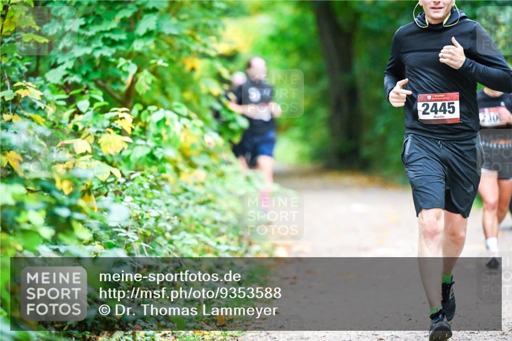 12.10.2025 - Bramfelder Halbmarathon 2025 Dr. Thomas Lammeyer http://msf.ph/oto/9353588 12.10.2025 10:47:25 Laufen 34, 2445, 230 meine-sportfotos.de