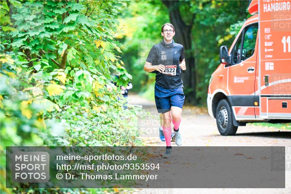12.10.2025 - Bramfelder Halbmarathon 2025 Dr. Thomas Lammeyer http://msf.ph/oto/9353594 12.10.2025 10:47:28 Laufen 2522, 11 meine-sportfotos.de