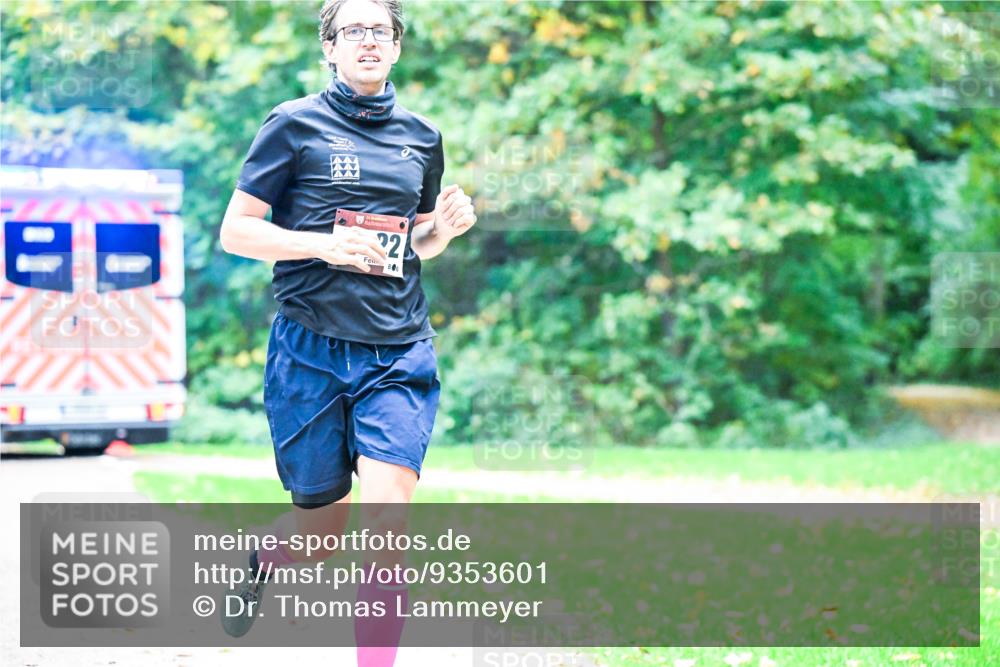 12.10.2025 - Bramfelder Halbmarathon 2025 Dr. Thomas Lammeyer http://msf.ph/oto/9353601 12.10.2025 10:47:32 Laufen 22 meine-sportfotos.de