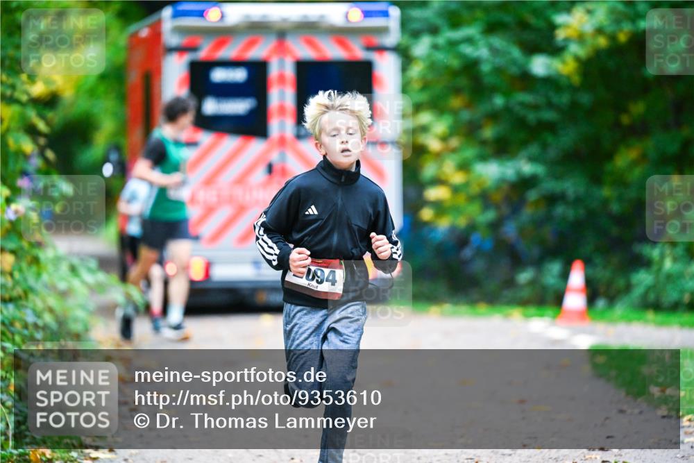 12.10.2025 - Bramfelder Halbmarathon 2025 Dr. Thomas Lammeyer http://msf.ph/oto/9353610 12.10.2025 10:47:38 Laufen 094 meine-sportfotos.de