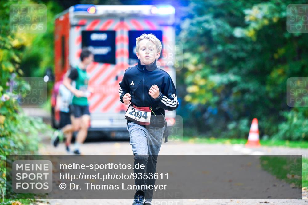 12.10.2025 - Bramfelder Halbmarathon 2025 Dr. Thomas Lammeyer http://msf.ph/oto/9353611 12.10.2025 10:47:38 Laufen 2094 meine-sportfotos.de