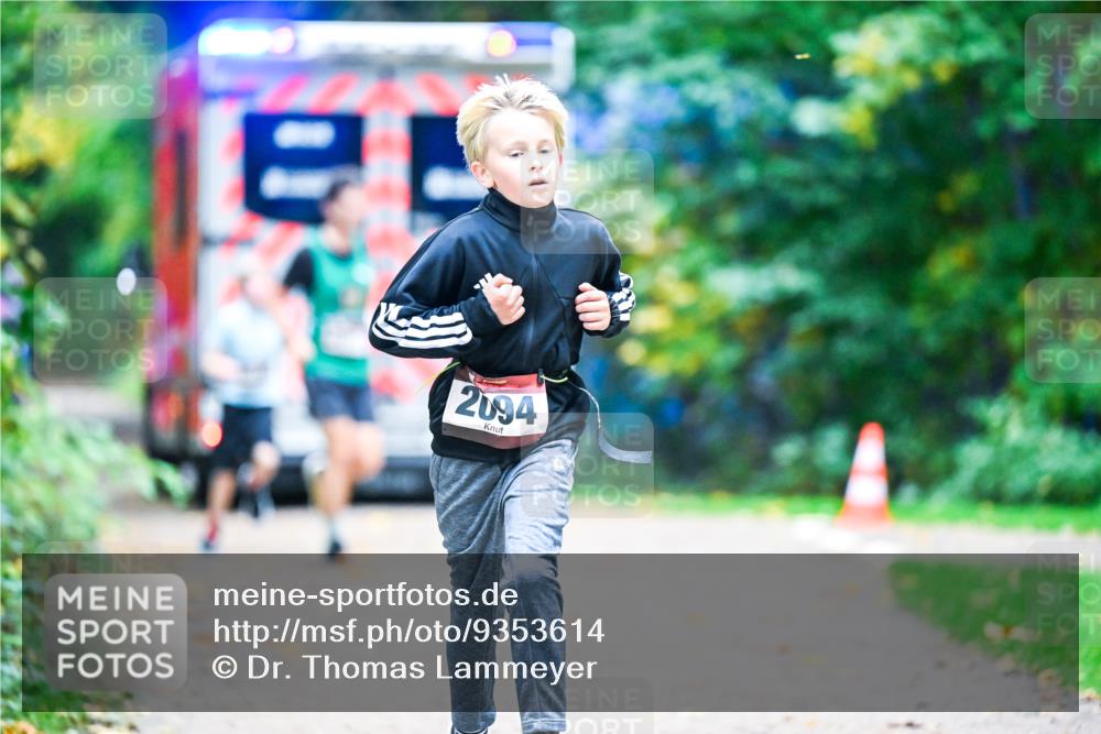 12.10.2025 - Bramfelder Halbmarathon 2025 Dr. Thomas Lammeyer http://msf.ph/oto/9353614 12.10.2025 10:47:38 Laufen 2094 meine-sportfotos.de