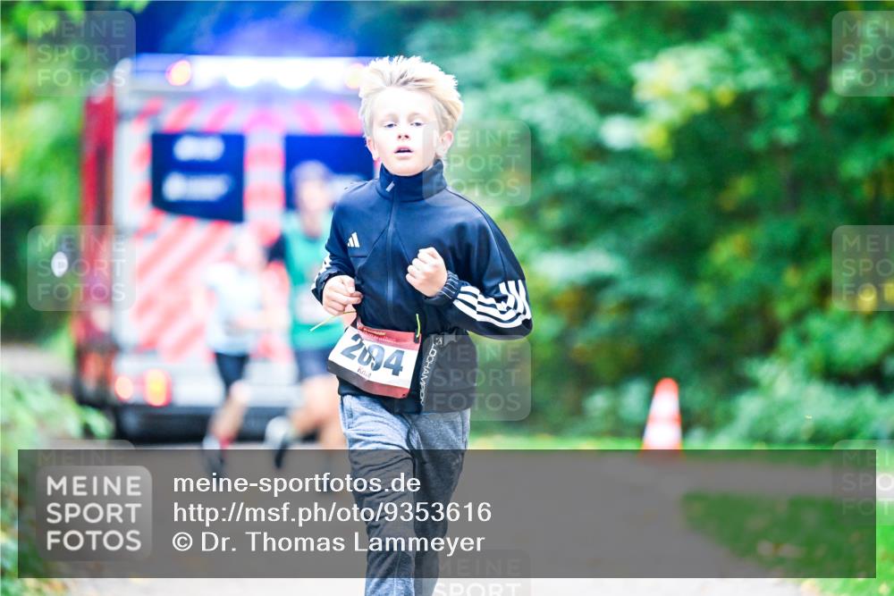 12.10.2025 - Bramfelder Halbmarathon 2025 Dr. Thomas Lammeyer http://msf.ph/oto/9353616 12.10.2025 10:47:39 Laufen 877, 2094 meine-sportfotos.de