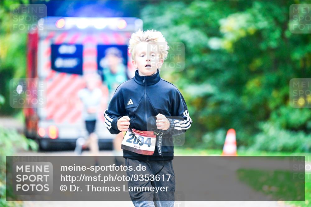 12.10.2025 - Bramfelder Halbmarathon 2025 Dr. Thomas Lammeyer http://msf.ph/oto/9353617 12.10.2025 10:47:39 Laufen 2094 meine-sportfotos.de