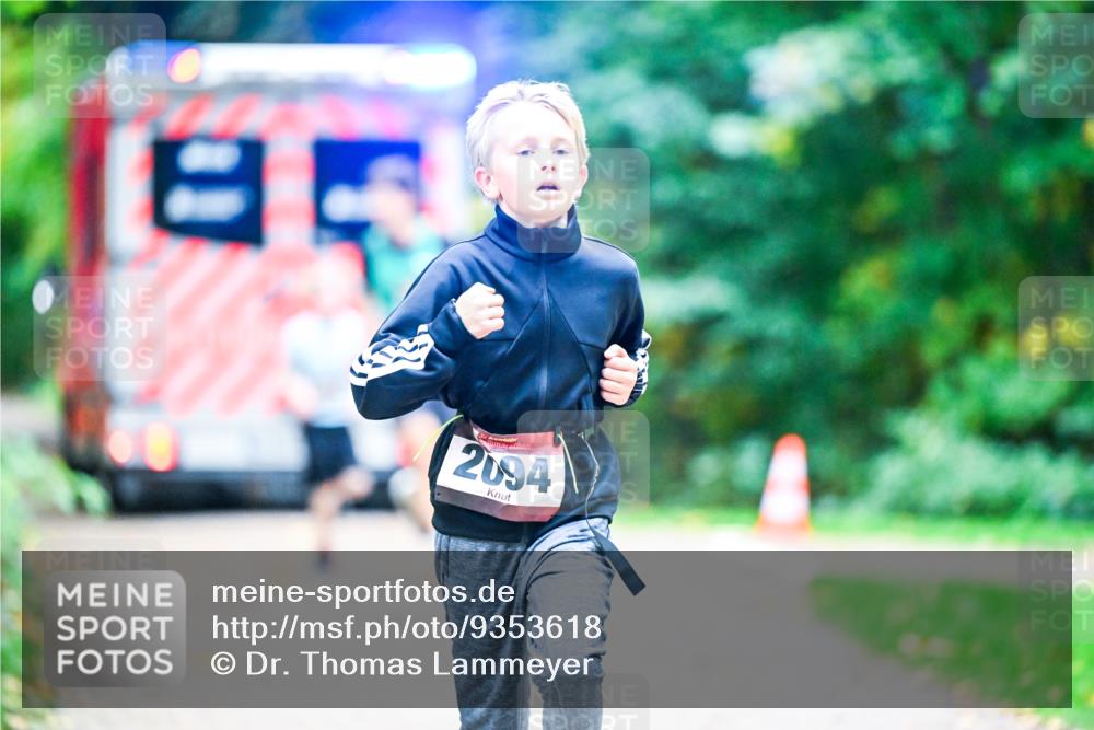 12.10.2025 - Bramfelder Halbmarathon 2025 Dr. Thomas Lammeyer http://msf.ph/oto/9353618 12.10.2025 10:47:39 Laufen 85, 2094 meine-sportfotos.de