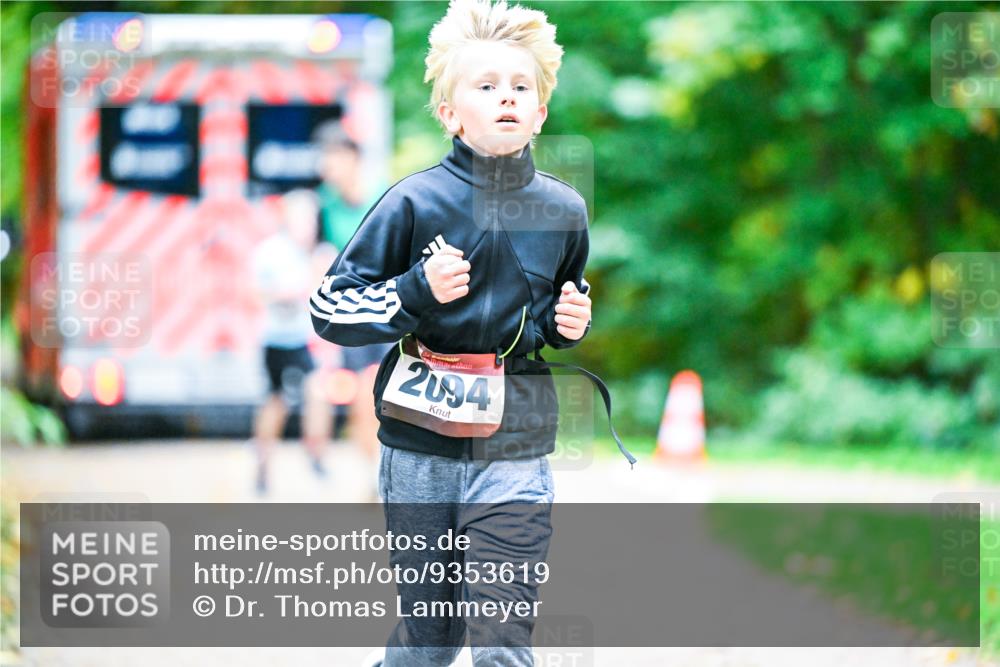 12.10.2025 - Bramfelder Halbmarathon 2025 Dr. Thomas Lammeyer http://msf.ph/oto/9353619 12.10.2025 10:47:39 Laufen 2094 meine-sportfotos.de