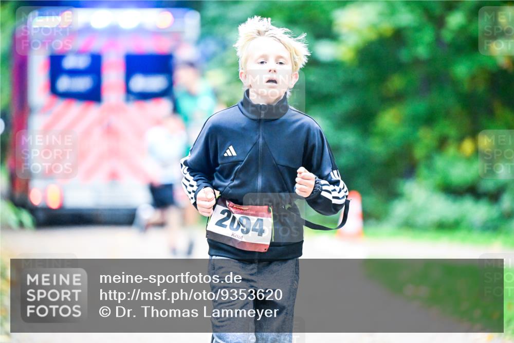 12.10.2025 - Bramfelder Halbmarathon 2025 Dr. Thomas Lammeyer http://msf.ph/oto/9353620 12.10.2025 10:47:39 Laufen 2094 meine-sportfotos.de