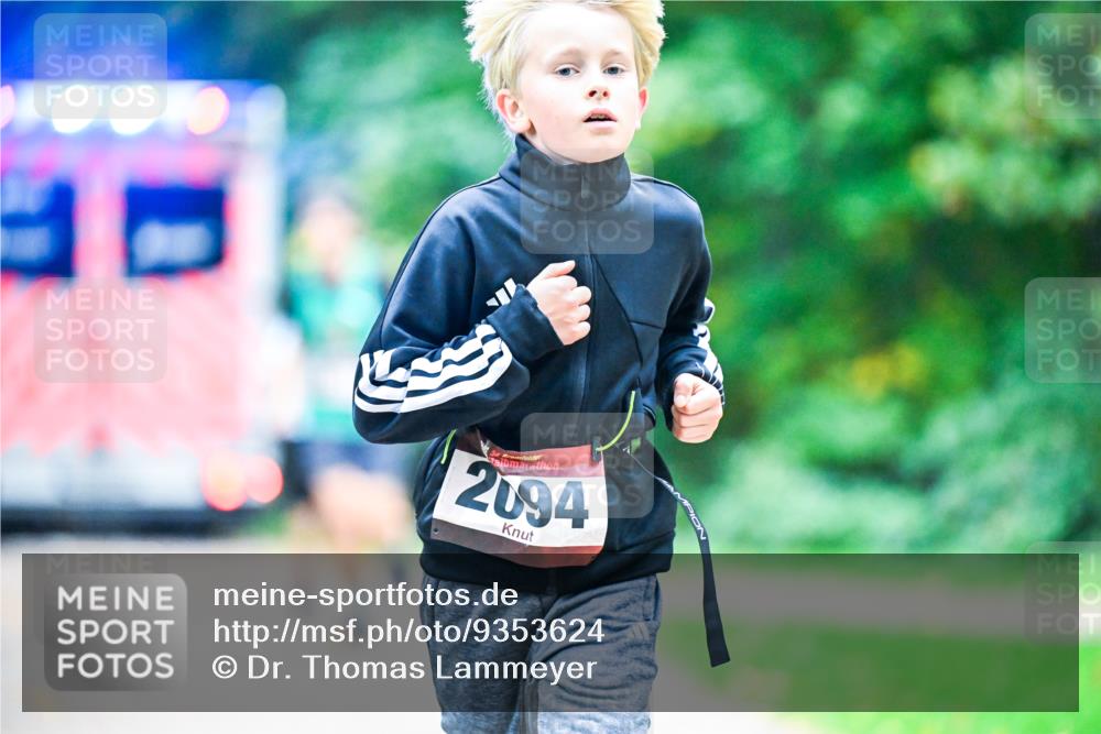 12.10.2025 - Bramfelder Halbmarathon 2025 Dr. Thomas Lammeyer http://msf.ph/oto/9353624 12.10.2025 10:47:40 Laufen 2094 meine-sportfotos.de