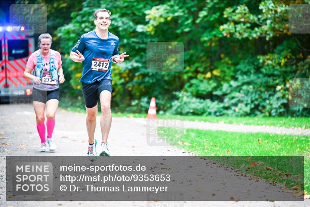 12.10.2025 - Bramfelder Halbmarathon 2025 Dr. Thomas Lammeyer http://msf.ph/oto/9353653 12.10.2025 10:47:47 Laufen 273, 2412 meine-sportfotos.de