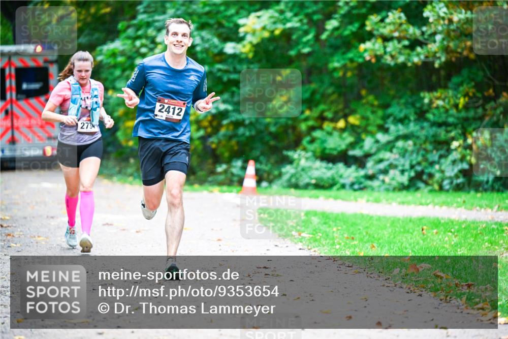 12.10.2025 - Bramfelder Halbmarathon 2025 Dr. Thomas Lammeyer http://msf.ph/oto/9353654 12.10.2025 10:47:47 Laufen 273, 2412, 96 meine-sportfotos.de