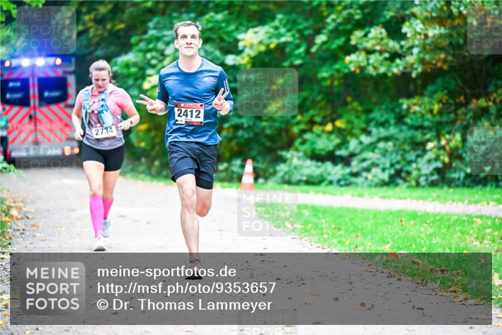 12.10.2025 - Bramfelder Halbmarathon 2025 Dr. Thomas Lammeyer http://msf.ph/oto/9353657 12.10.2025 10:47:48 Laufen 2734, 2412 meine-sportfotos.de