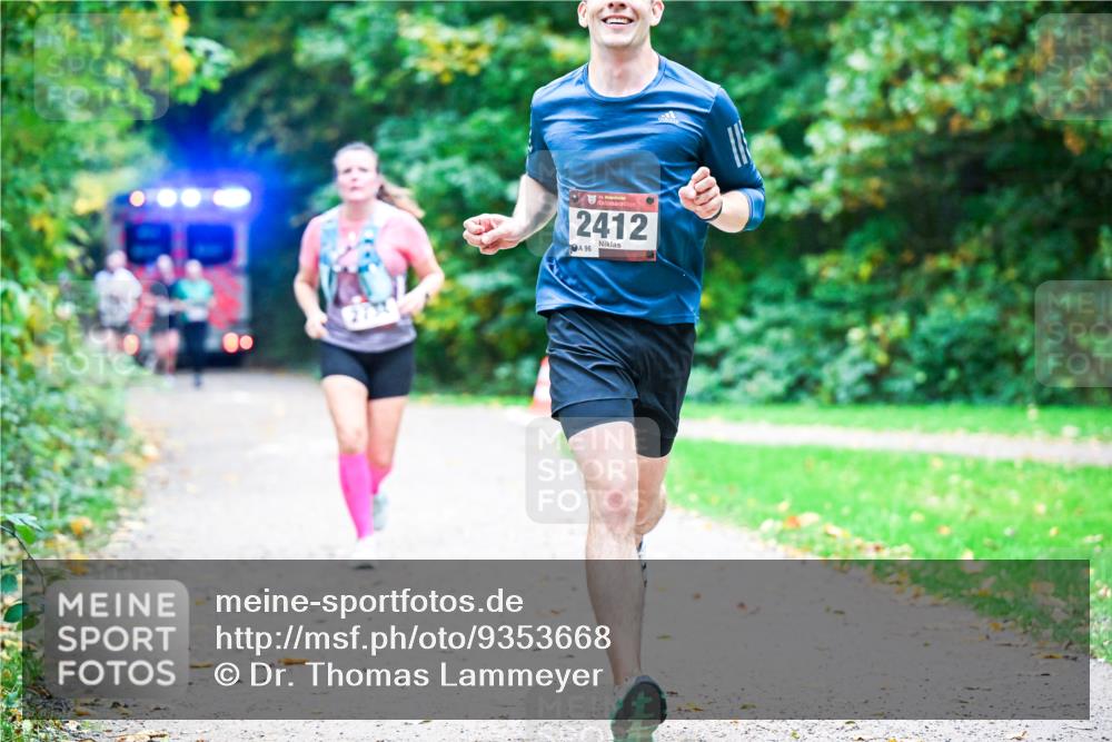 12.10.2025 - Bramfelder Halbmarathon 2025 Dr. Thomas Lammeyer http://msf.ph/oto/9353668 12.10.2025 10:47:49 Laufen 0, 34, 2412, 96 meine-sportfotos.de