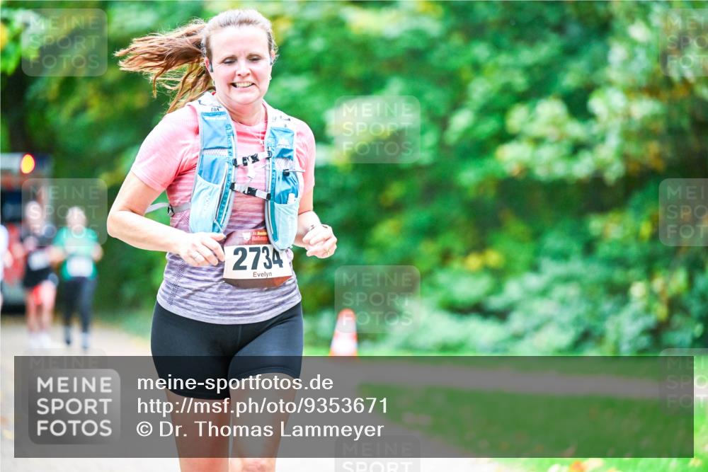 12.10.2025 - Bramfelder Halbmarathon 2025 Dr. Thomas Lammeyer http://msf.ph/oto/9353671 12.10.2025 10:47:51 Laufen 34, 2734 meine-sportfotos.de