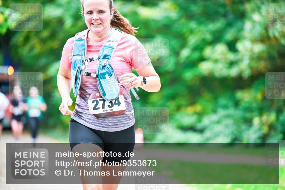 12.10.2025 - Bramfelder Halbmarathon 2025 Dr. Thomas Lammeyer http://msf.ph/oto/9353673 12.10.2025 10:47:51 Laufen 2734 meine-sportfotos.de