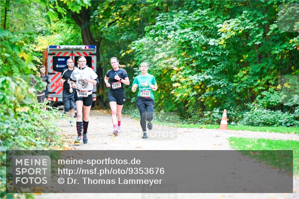 12.10.2025 - Bramfelder Halbmarathon 2025 Dr. Thomas Lammeyer http://msf.ph/oto/9353676 12.10.2025 10:47:53 Laufen 1305, 2084, 2291, 2192 meine-sportfotos.de