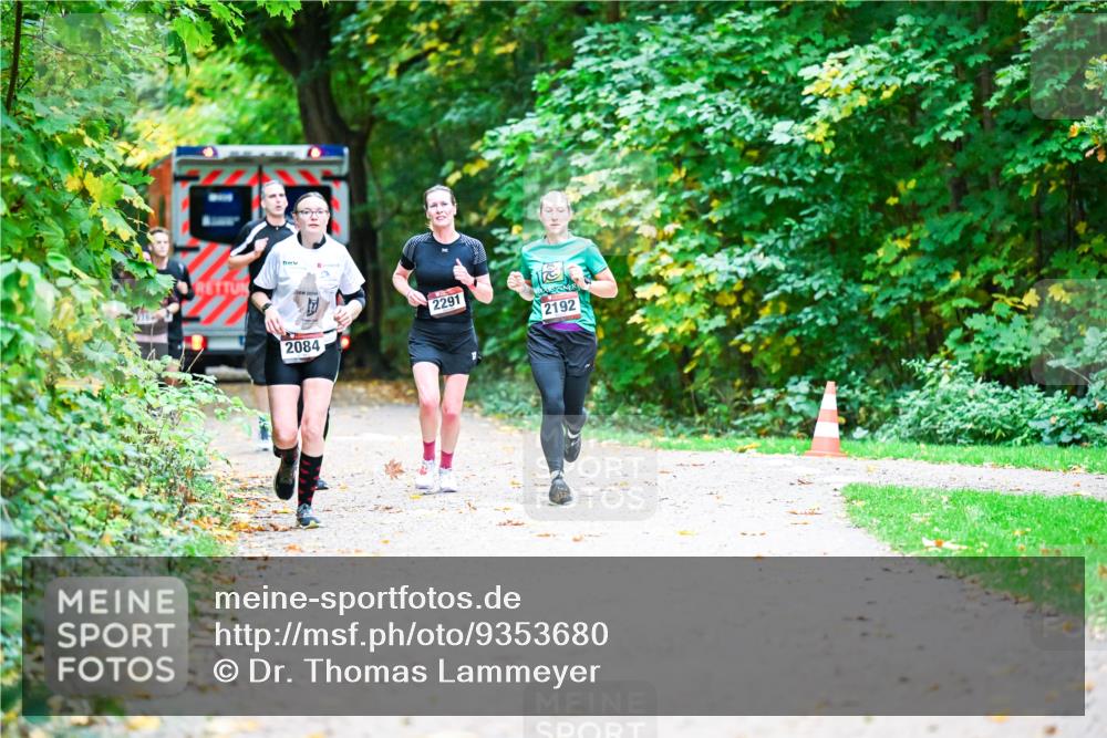 12.10.2025 - Bramfelder Halbmarathon 2025 Dr. Thomas Lammeyer http://msf.ph/oto/9353680 12.10.2025 10:47:54 Laufen 2084, 2291, 2192 meine-sportfotos.de