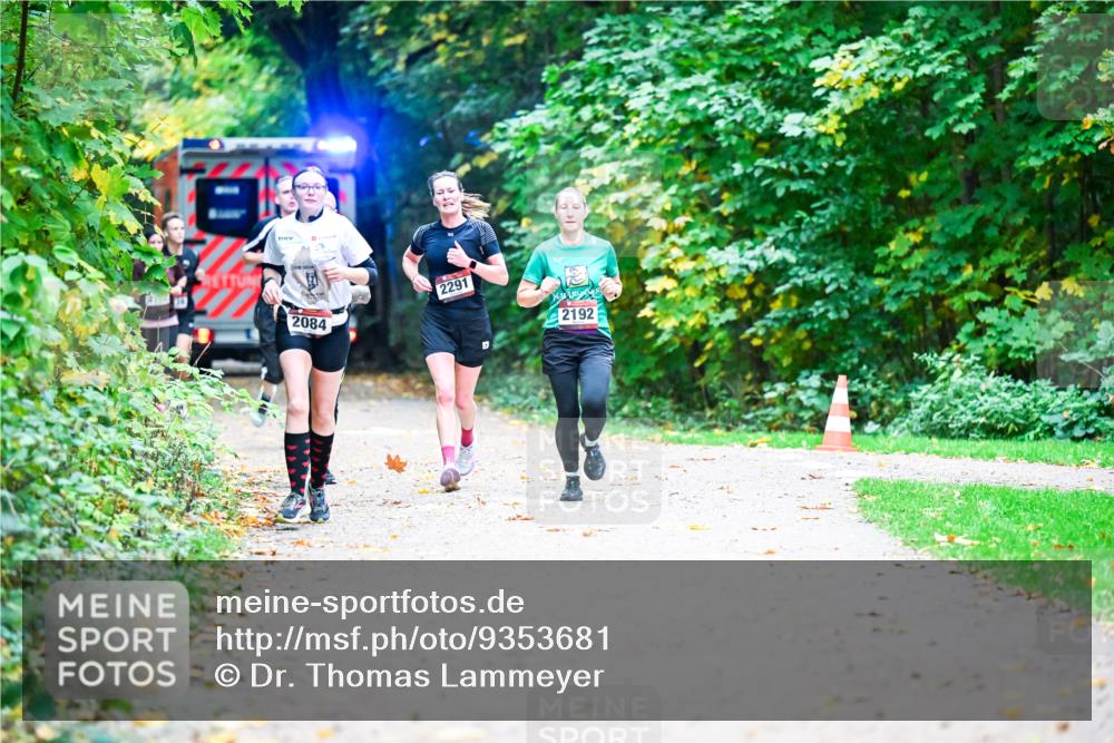 12.10.2025 - Bramfelder Halbmarathon 2025 Dr. Thomas Lammeyer http://msf.ph/oto/9353681 12.10.2025 10:47:54 Laufen 2084, 2291, 2192 meine-sportfotos.de