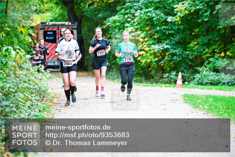 12.10.2025 - Bramfelder Halbmarathon 2025 Dr. Thomas Lammeyer http://msf.ph/oto/9353683 12.10.2025 10:47:54 Laufen 2084, 2291, 2192 meine-sportfotos.de