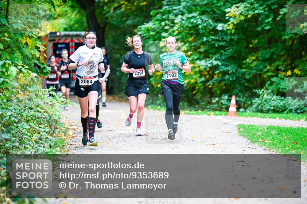 12.10.2025 - Bramfelder Halbmarathon 2025 Dr. Thomas Lammeyer http://msf.ph/oto/9353689 12.10.2025 10:47:55 Laufen 2291, 2084, 2192 meine-sportfotos.de