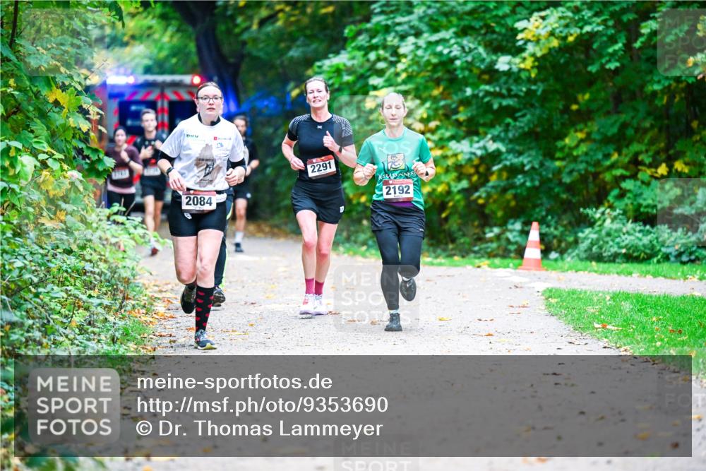 12.10.2025 - Bramfelder Halbmarathon 2025 Dr. Thomas Lammeyer http://msf.ph/oto/9353690 12.10.2025 10:47:55 Laufen 2084, 2291, 2192 meine-sportfotos.de