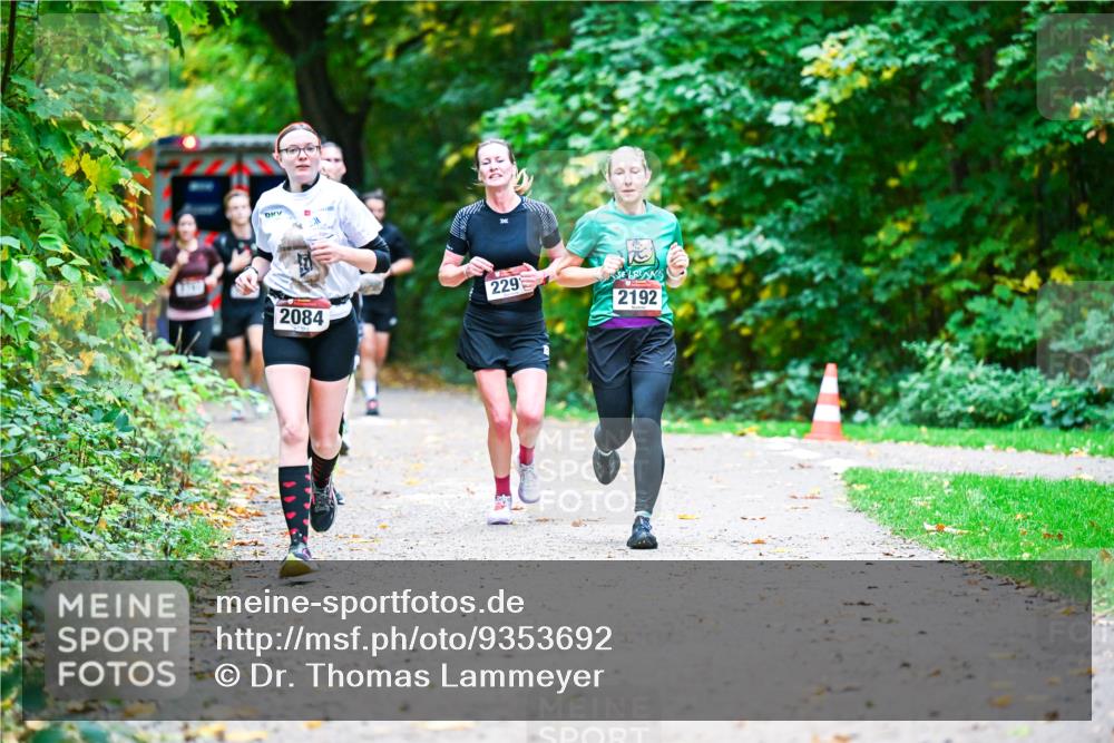 12.10.2025 - Bramfelder Halbmarathon 2025 Dr. Thomas Lammeyer http://msf.ph/oto/9353692 12.10.2025 10:47:55 Laufen 229, 2084, 2192 meine-sportfotos.de