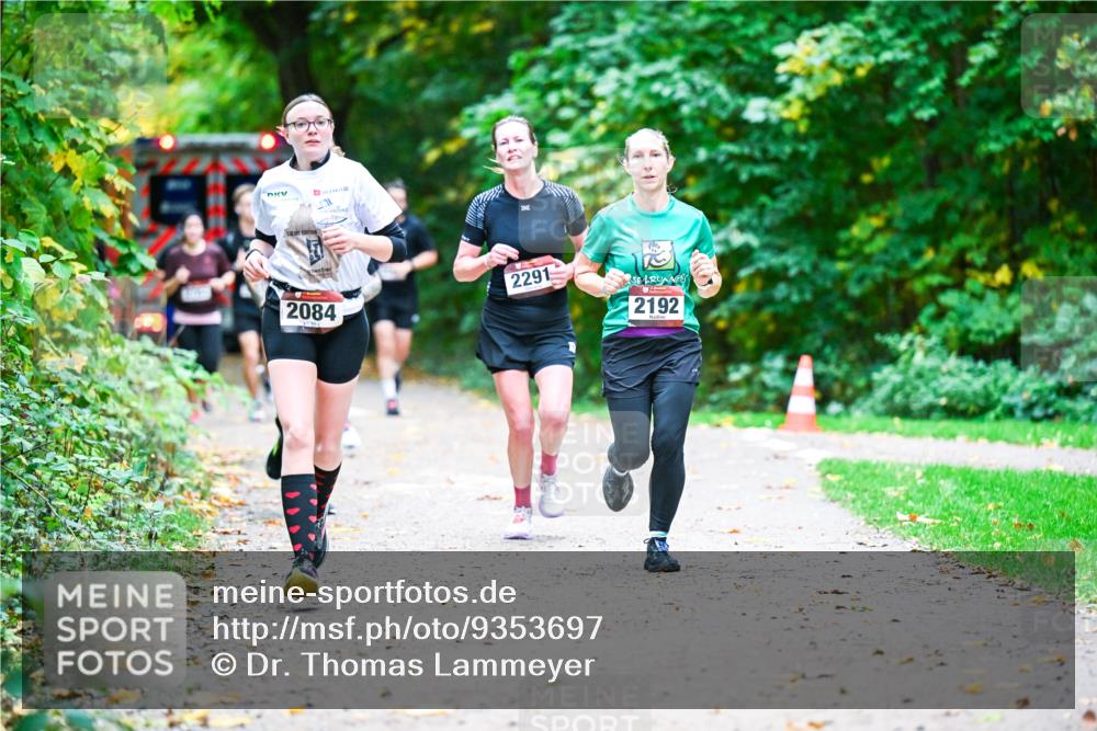 12.10.2025 - Bramfelder Halbmarathon 2025 Dr. Thomas Lammeyer http://msf.ph/oto/9353697 12.10.2025 10:47:56 Laufen 13, 2084, 2291, 2192 meine-sportfotos.de