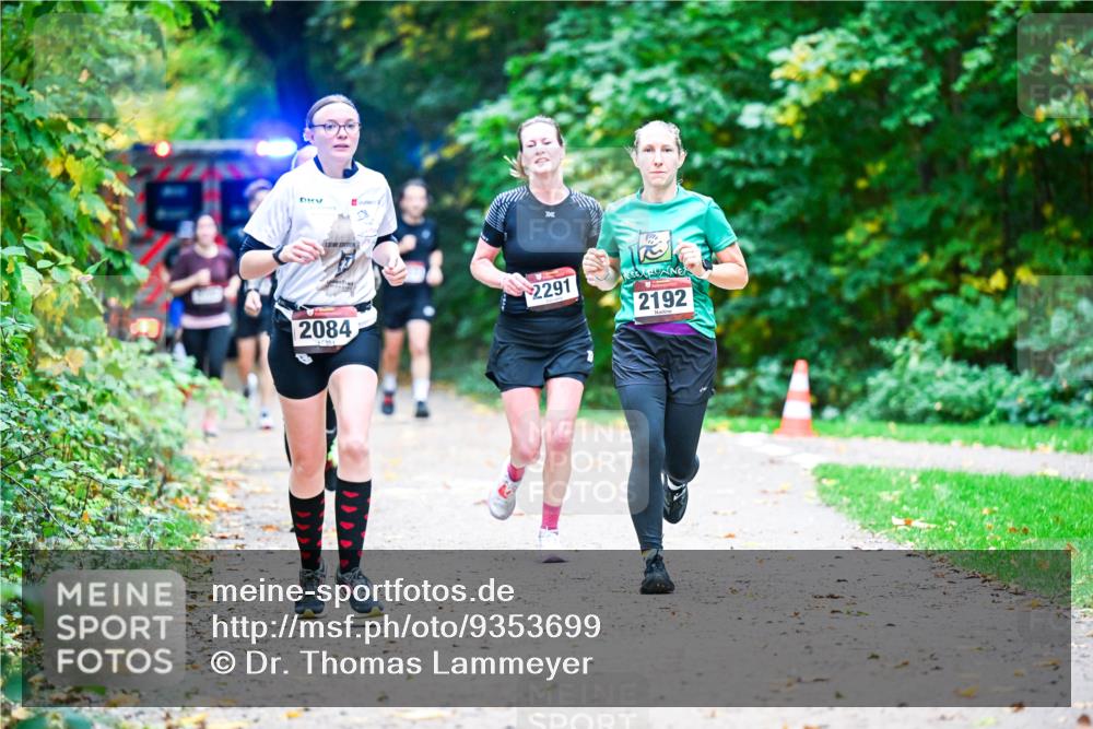 12.10.2025 - Bramfelder Halbmarathon 2025 Dr. Thomas Lammeyer http://msf.ph/oto/9353699 12.10.2025 10:47:56 Laufen 13, 2084, 2291, 2192 meine-sportfotos.de