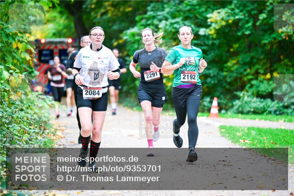 12.10.2025 - Bramfelder Halbmarathon 2025 Dr. Thomas Lammeyer http://msf.ph/oto/9353701 12.10.2025 10:47:56 Laufen 13, 2084, 2291, 2192 meine-sportfotos.de