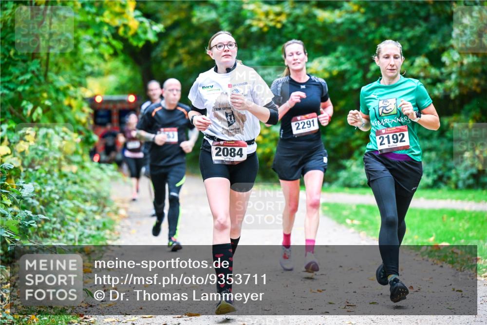 12.10.2025 - Bramfelder Halbmarathon 2025 Dr. Thomas Lammeyer http://msf.ph/oto/9353711 12.10.2025 10:47:58 Laufen 13, 2084, 2291, 2192 meine-sportfotos.de